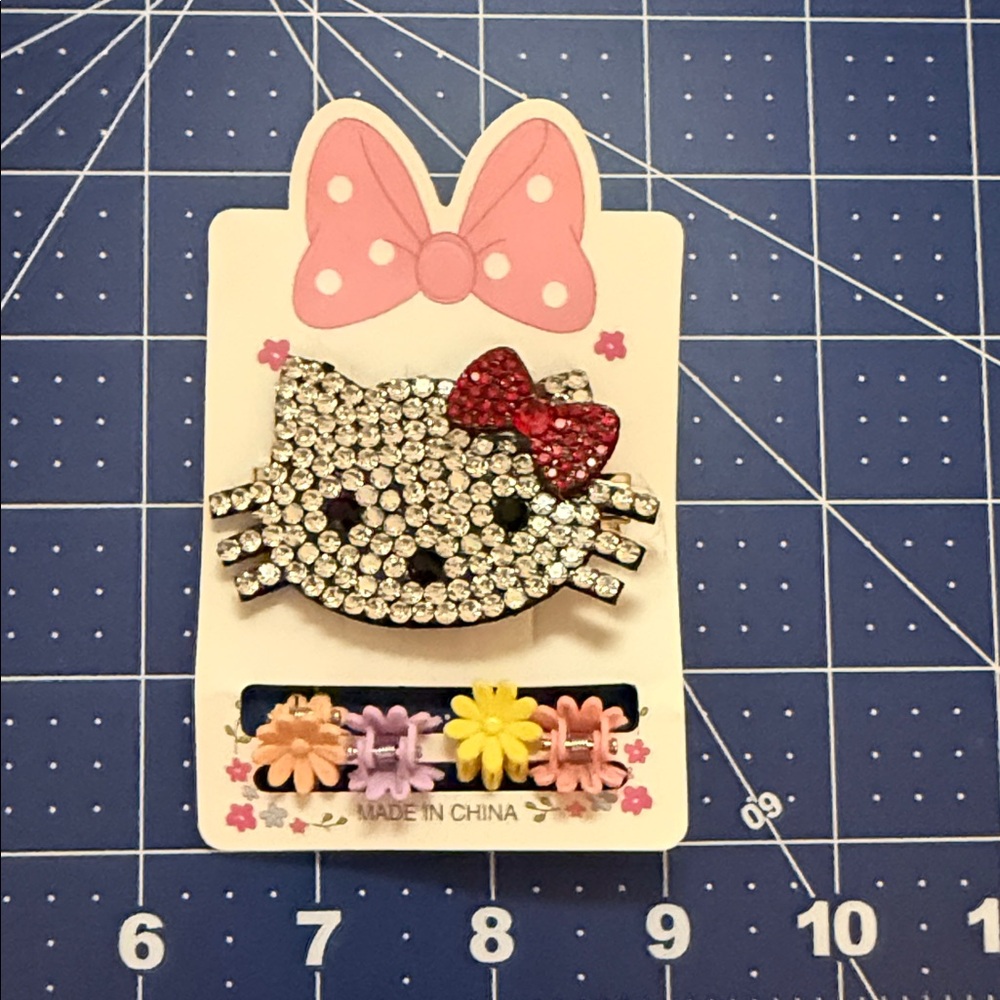 Hello Kitty Sparkling Hair Clip Set with 4 baby jaw clips